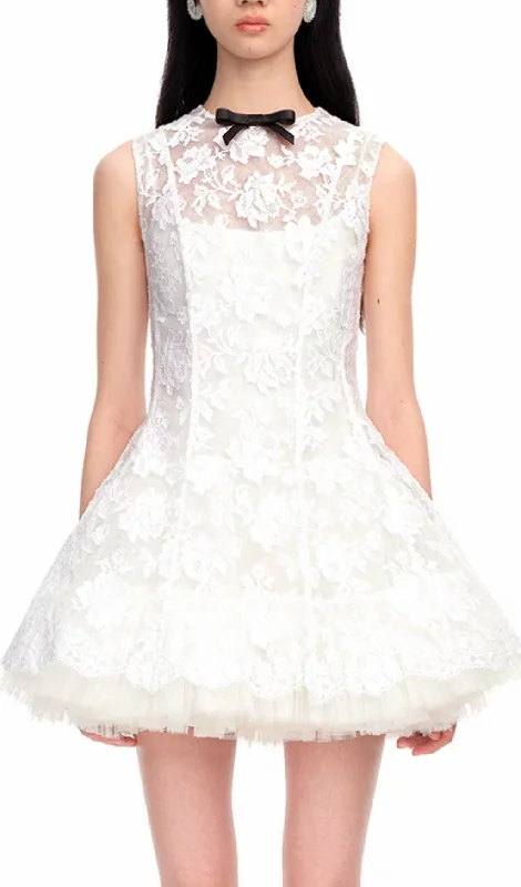 LACE SLEEVELESS MINI DRESS IN WHITE