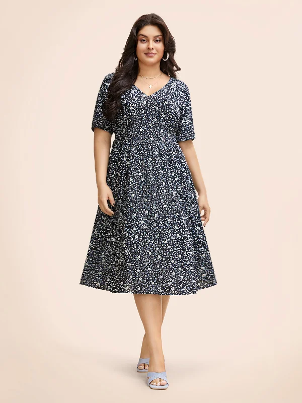 V Neck Ditsy Floral Shirred Midi Dress