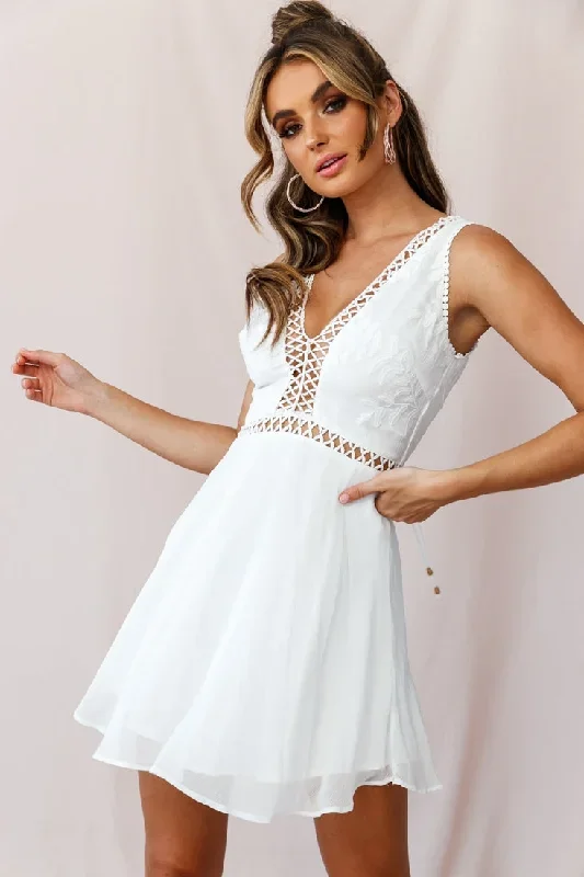 carson-sleeveless-lace-up-back-dress-white