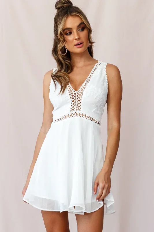 carson-sleeveless-lace-up-back-dress-white