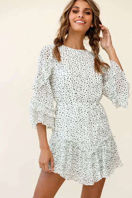 yours-sincerely-three-quarter-sleeve-accordion-pleat-dress-speckle-print-white