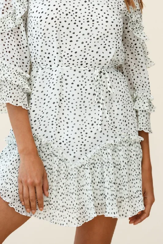 yours-sincerely-three-quarter-sleeve-accordion-pleat-dress-speckle-print-white