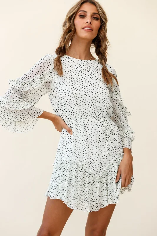 yours-sincerely-three-quarter-sleeve-accordion-pleat-dress-speckle-print-white